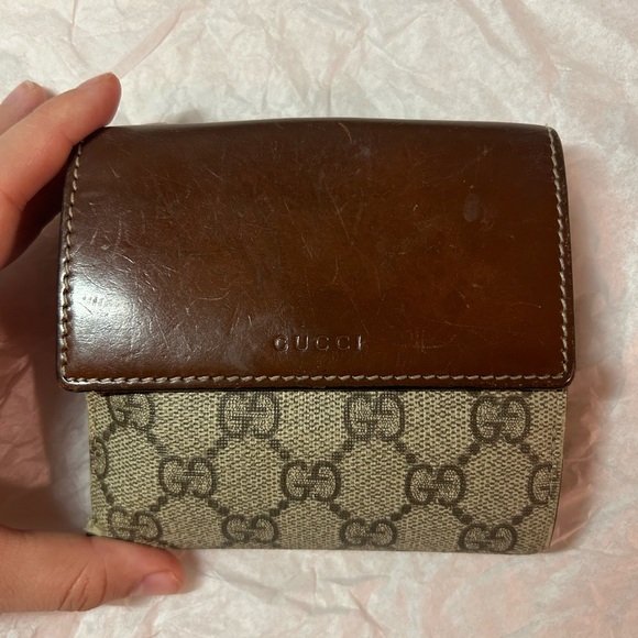 Gucci Brown Monogram Wallet - Picture 3 of 8